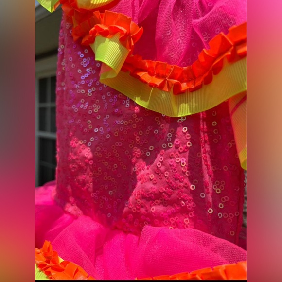 Revolution Dance Costume - Picture 4 of 9